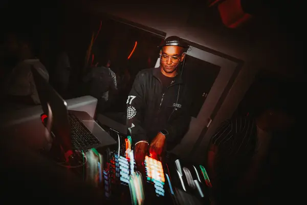 Hurrican&nbsp;X — live photo 15
